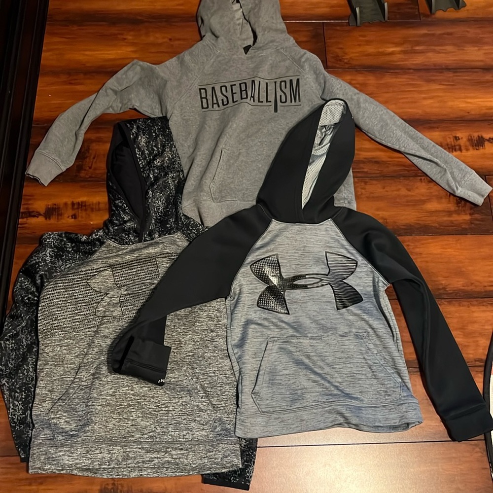Under armour baseball boys sweatshirts medium